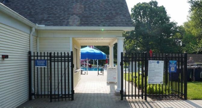 Swansfield pool, photo 1